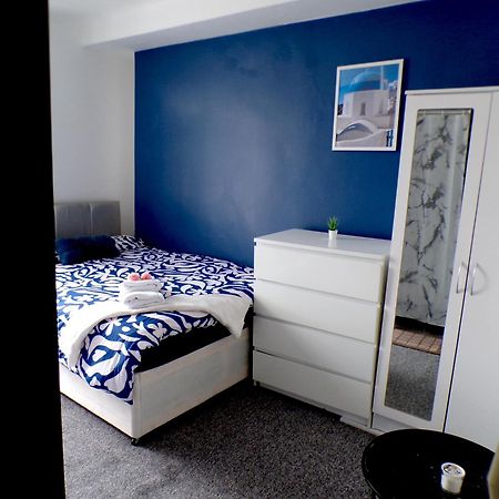 West Kensington - Santorini Apartments Londra Exterior foto